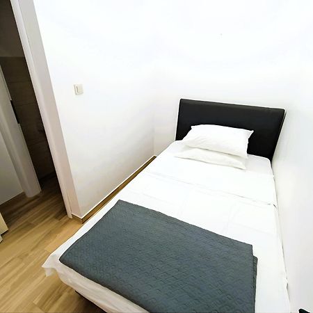 Apartments In Turanj, 20M From The Beach Sukošan Eksteriør bilde